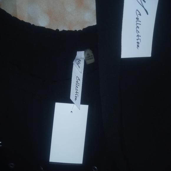 🖤🔖 Macy's brand: NY Collection black grommet top. 🔖🖤 - Picture 2 of 3